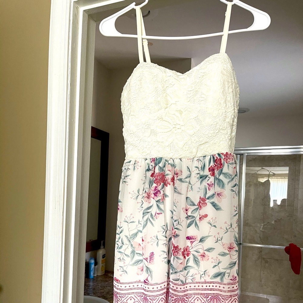 Lily Rose size medium white sun dress